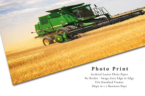 Снимка на фермата, Принт (без рамка), Изображението на народа, режещ пшеницата По време на прибиране на реколтата в селските райони